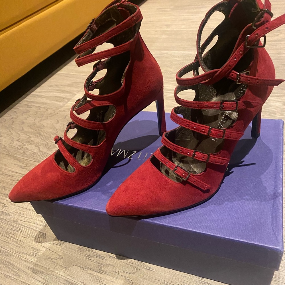 Beautiful SW suede leather pumps.